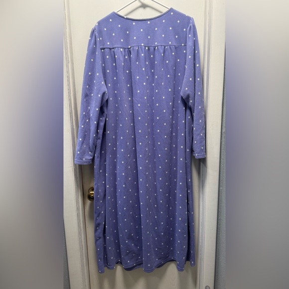 Fleece nightgown - Picture 2 of 4